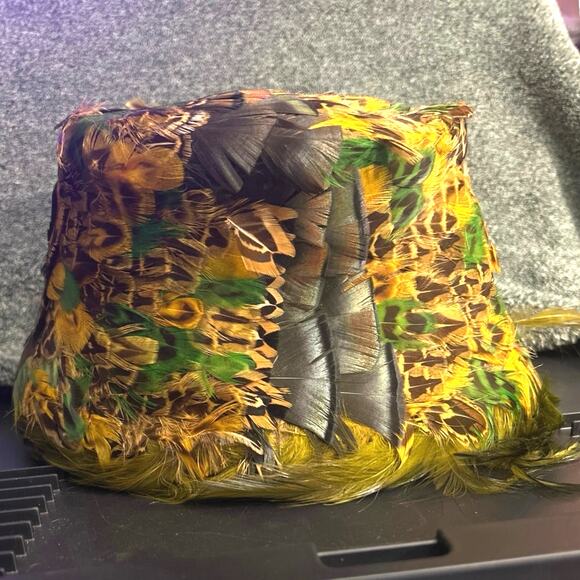 1970s Feather Hat Made by Debette New York Mid Century Style Vintage - Picture 5 of 11